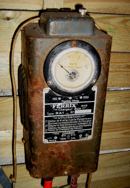 Ancien chargeur de batteries ms