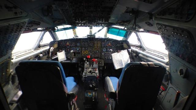 Cockpit se 210