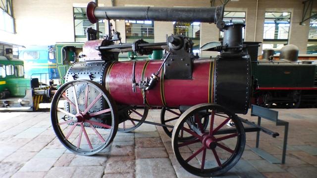 Machine agricole à vapeur: vintage cars & co
