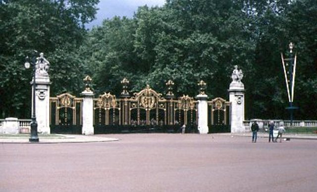 Un des portails de Buckingham