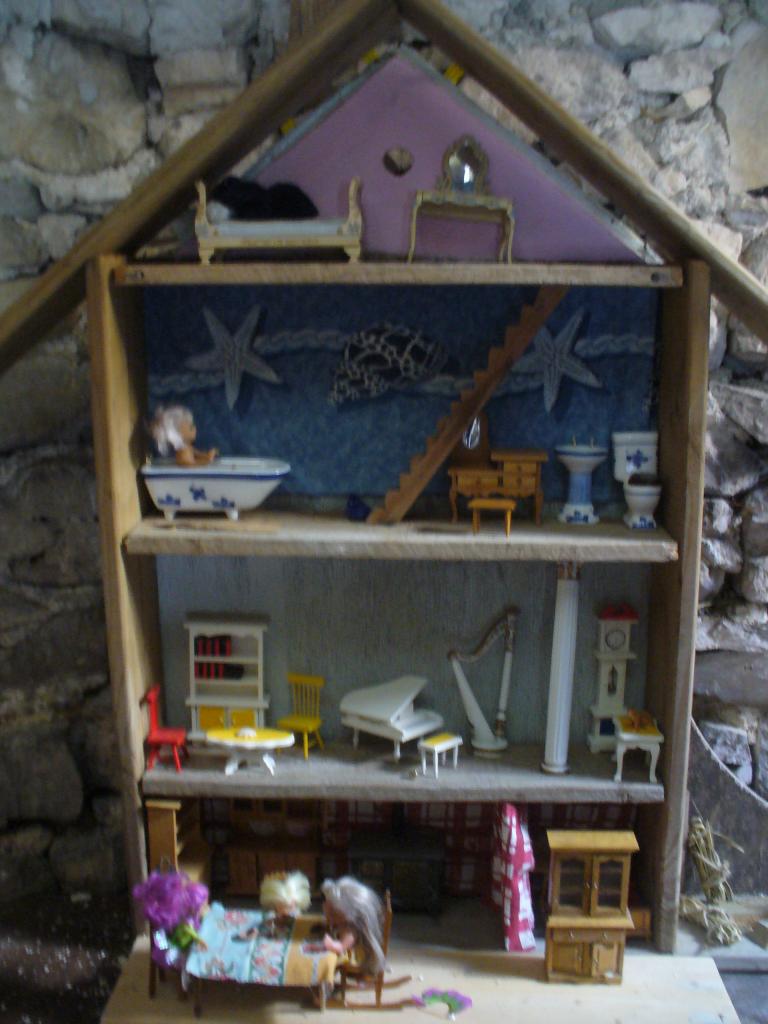 maison de poupées artisanale